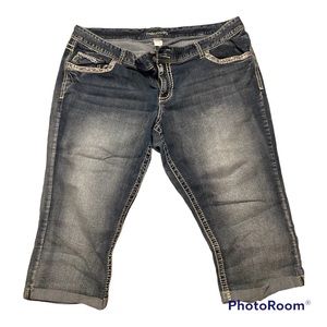 Maurices 22W jean capris